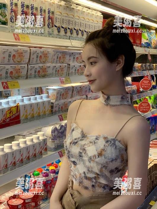 17c吃瓜 17c吃瓜默默更新,黑料又拉回我们的视线,快来围观这场戏!