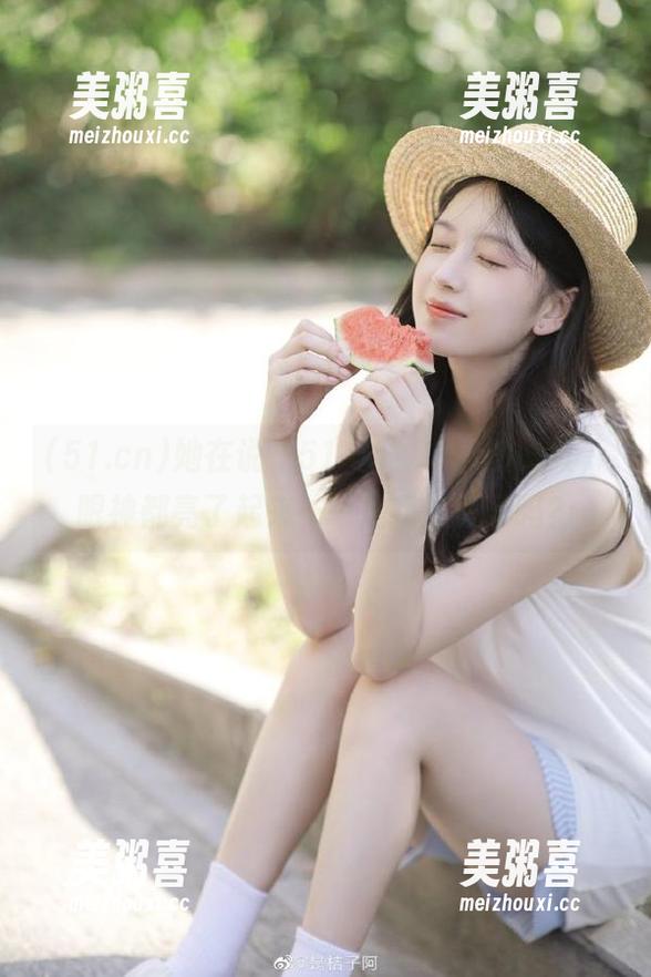 51.cn 她在说“51.cn”地址的时候,眼神都亮了起来……是我想多了吗?