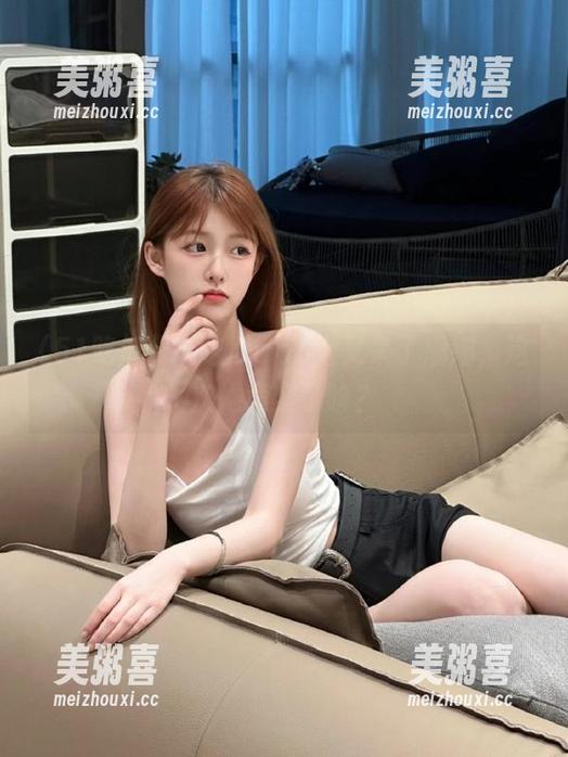 51吃瓜app上又来了娜娜，这次她竟穿了啥？