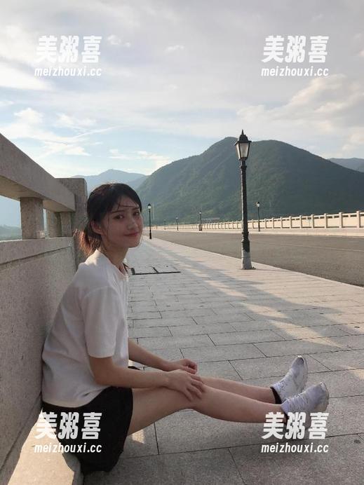 有了51黑料，就像有了一个无底洞的收藏箱，随时更新吃瓜素材！