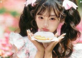 51黑料网,点击进去就像翻开了新的八卦书,每一页都带点“酸”呢。
