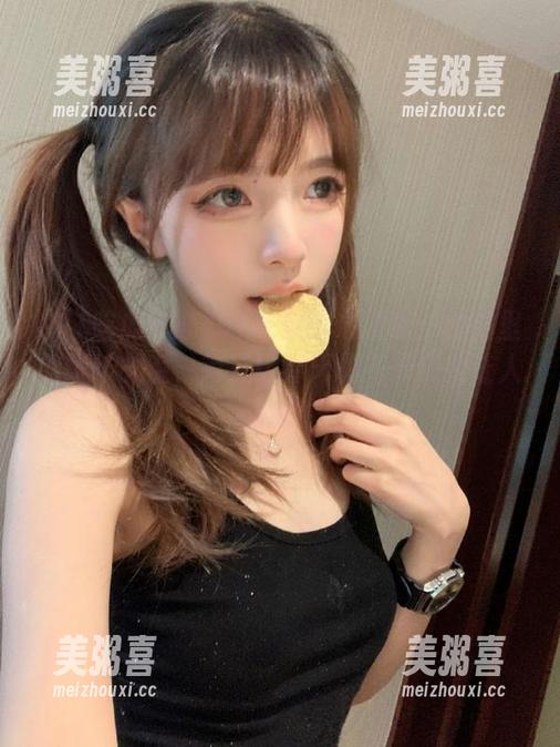 91吃瓜中心发布：校园里的暧昧关系，简直比春天的花开还要让人困惑！