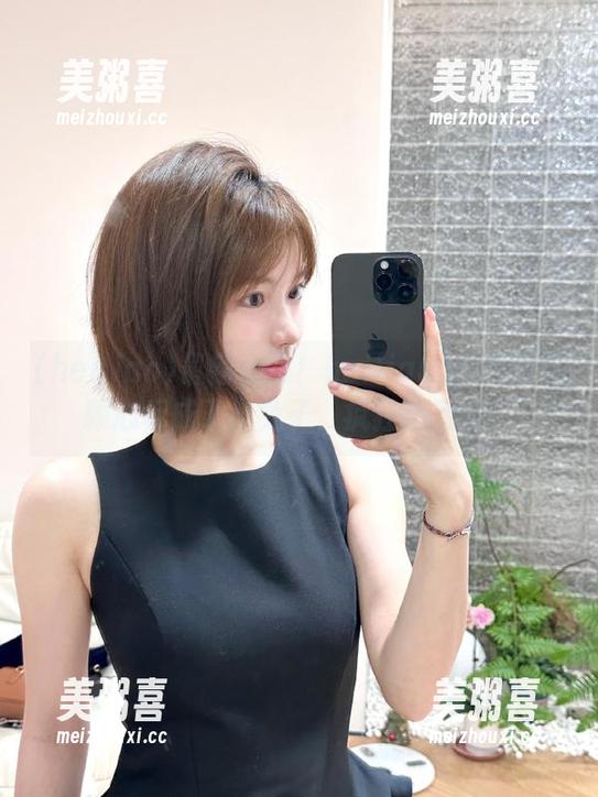 heiliao 最新动态!heiliao.su把我这颗心玩成了小兔子,疯狂跳动哇!