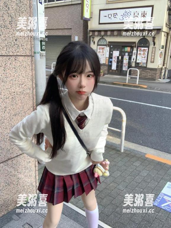 hl155.ccm发布：又一波黑料冲击，真心是眼睛不够用了，捂嘴也来不及了～