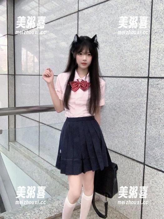不求别的，就想在“hlw”上享受一份“免费”的瓜。