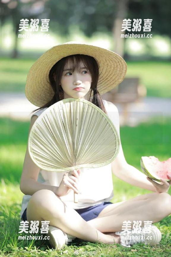 全网吃瓜 “全网吃瓜”网站里的花边新闻,竟让我联想到那部经典电影…