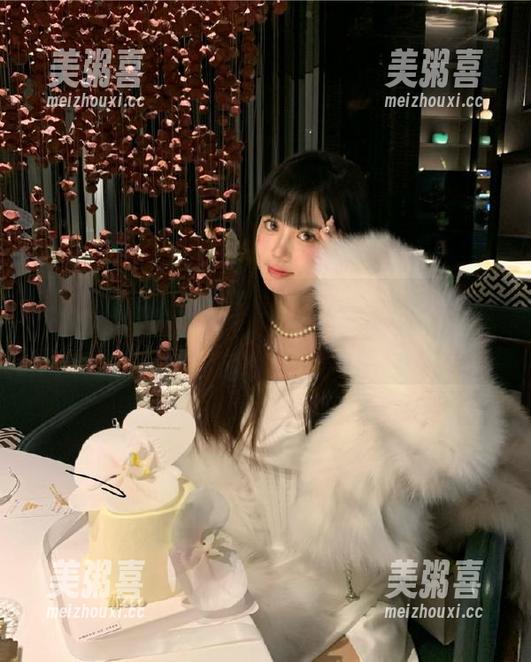 吃瓜爆料 把网红的囧事拍成视频,吃瓜爆料不仅自带欢乐,还带着调皮。