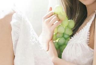 这种场面太神奇，网红们在‘吃瓜爆料’上炫耀自己的链接，是不是为了吸引眼球？