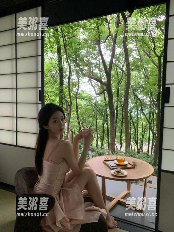 网红照这样给我比心，吃瓜爆料入口我都不想点了