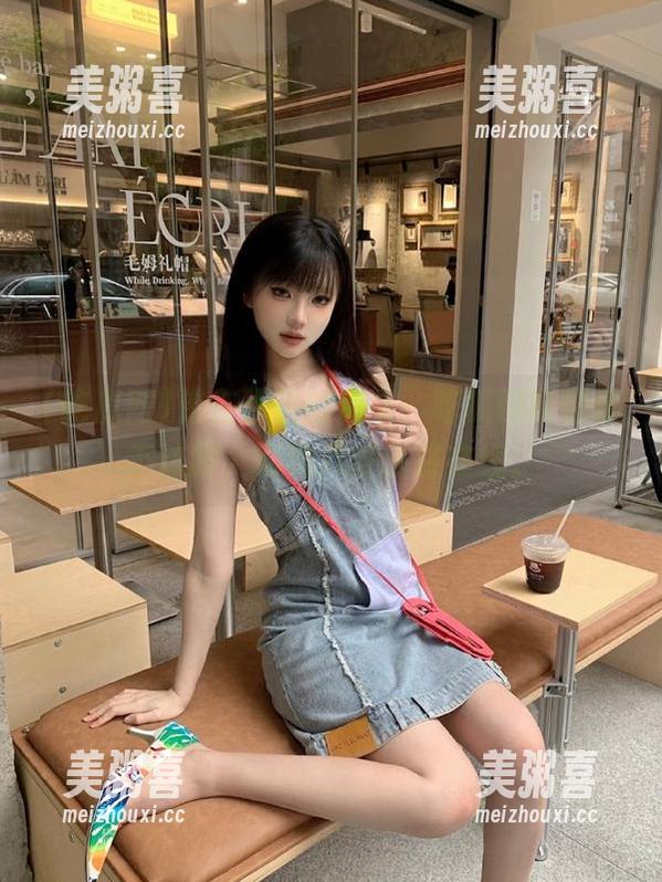 走在朝阳的街头，吃瓜网带你永不迷路，趣味八卦随时在线。