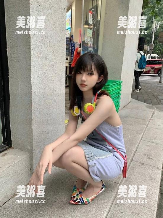 吾爱吃瓜 今儿个真有趣,吾爱吃瓜的入口被大家围得水泄不通,是什么网爆料?