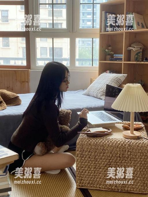 用苹果版明星黑料发掘偶像隐藏的‘糗事’，然后默默膜拜他们的真实实力