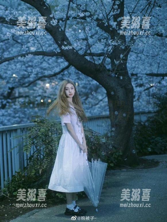 黑料吃瓜 下载了黑料吃瓜app,吃瓜路上再也不会无聊——炸弹来了!
