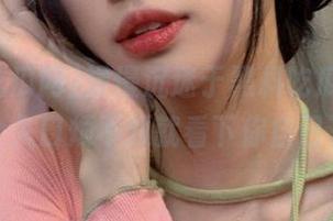 慢慢沉迷于黑料吃瓜网,那个入口烦不烦就看下你自己了