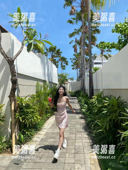 黑料正能量 “黑料正能量fuli8.su”网址不断更新,群情激愤还是痛快之选?