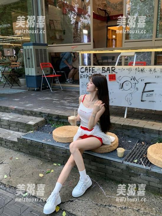 脑洞大开！“黑料正能量fuli8.sk”的地址就藏在那道神秘光芒里。