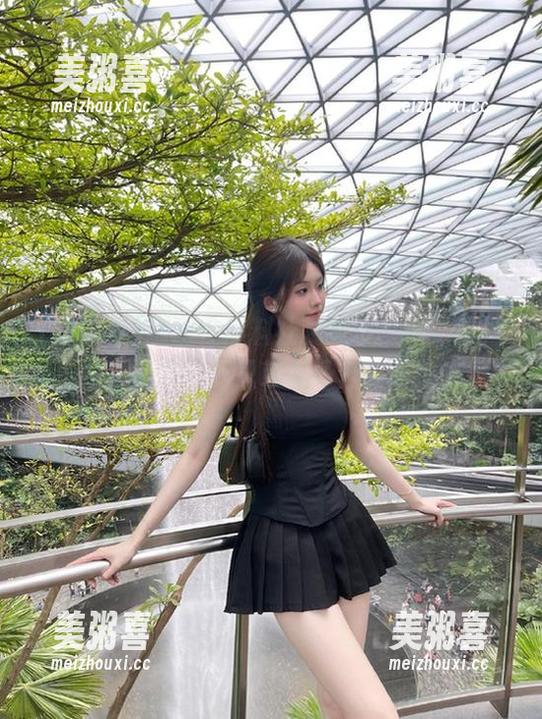 黑料社 刚刚在黑料社观看了一堆“素材”,心中一万只草泥马奔腾而过。