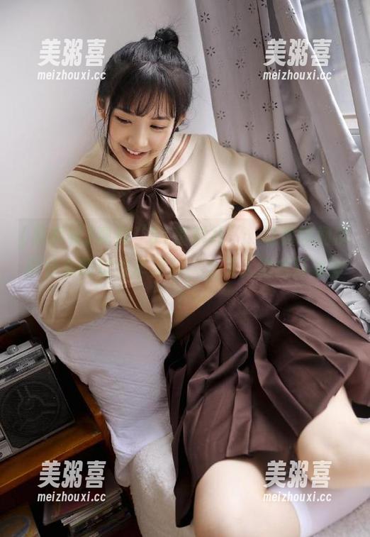 黑料社 观看“51黑料社”,让你瞬间懂得什么叫过山车滑翔,上天入地疯狂体验!