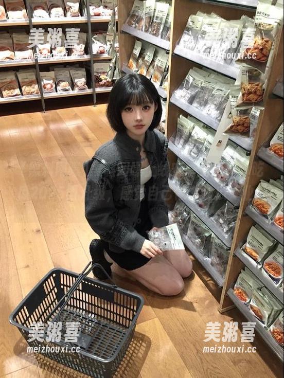 黑料网曝上线安卓新版本，吃瓜2025再升级，感觉自己像个吃瓜专业户。
